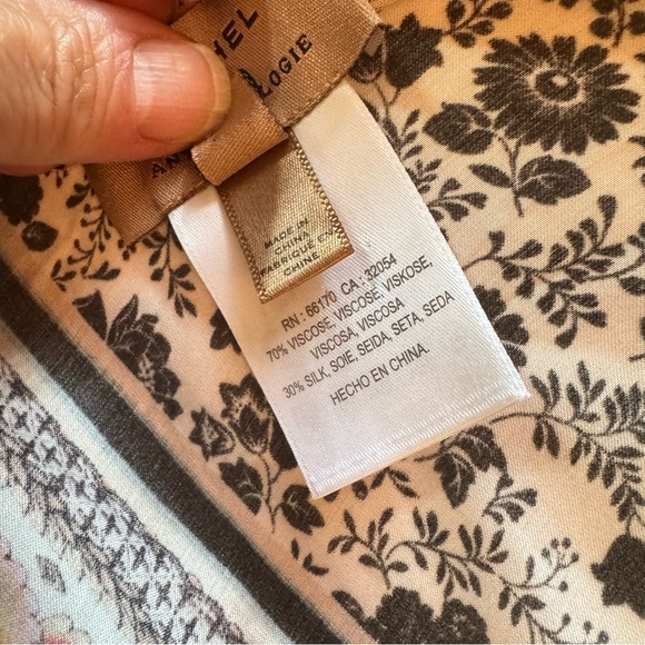 🦋Anthropologie Kachel Collab Mirrored Floral Black White Blush Silk Kimono🦋 - Picture 7 of 10